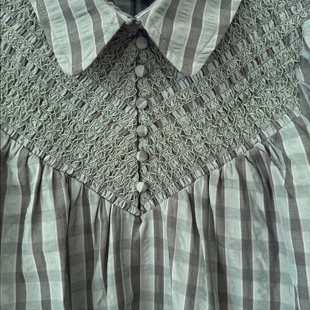 Tuckernuck POMANDER PLACE Green Windowpane Seersucker Vail Blouse Size XS - Picture 7 of 8